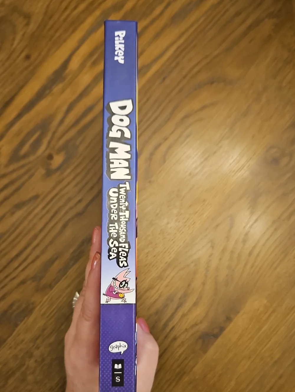 Scholastic Dog Man: Twenty Thousand Fleas Under the Sea